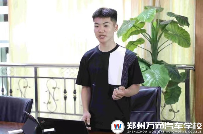 夢想起航，感恩同行—鄭州萬通優秀學子畢業分享會