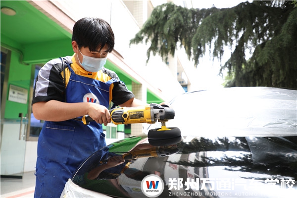 想擺脫流水線？學好汽車美容技術就夠了！