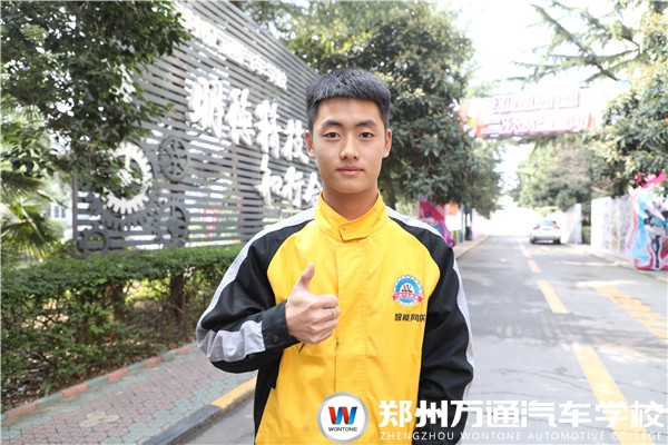 新生故事 | 陳法：19歲男孩轉行汽車美容，原因很簡單！