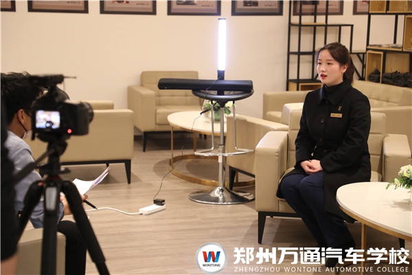 從“萬(wàn)通小花”到如今的“職場(chǎng)白領(lǐng)”，這才是青春的模樣!