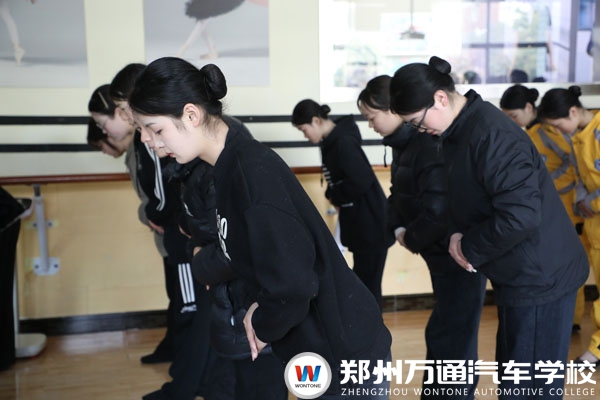 2.19企業導師王育茁2.jpg