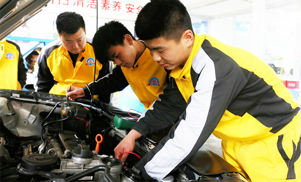 鄭州萬通汽車學校_實訓實戰